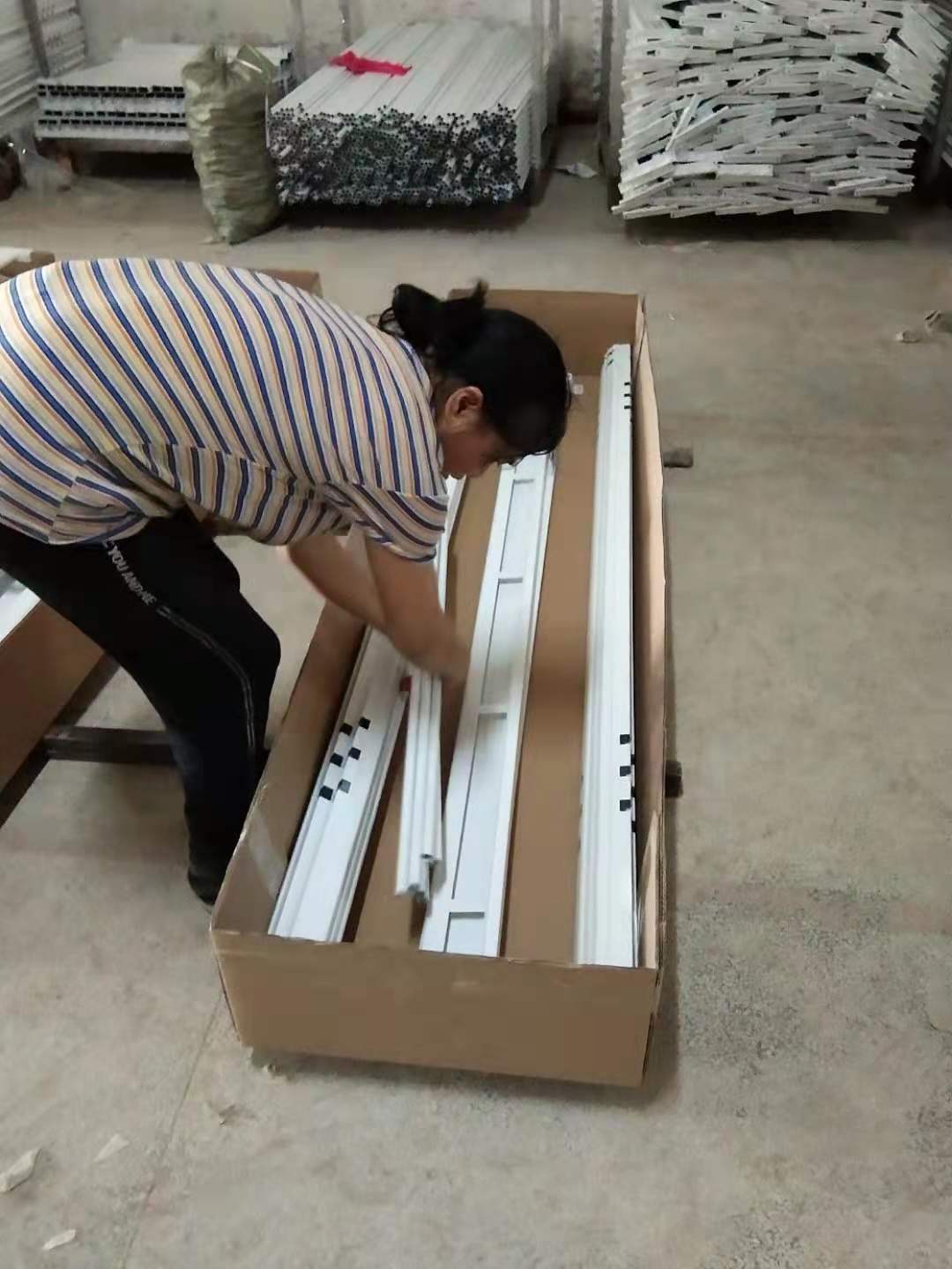 怎样包装双层铁床出货？